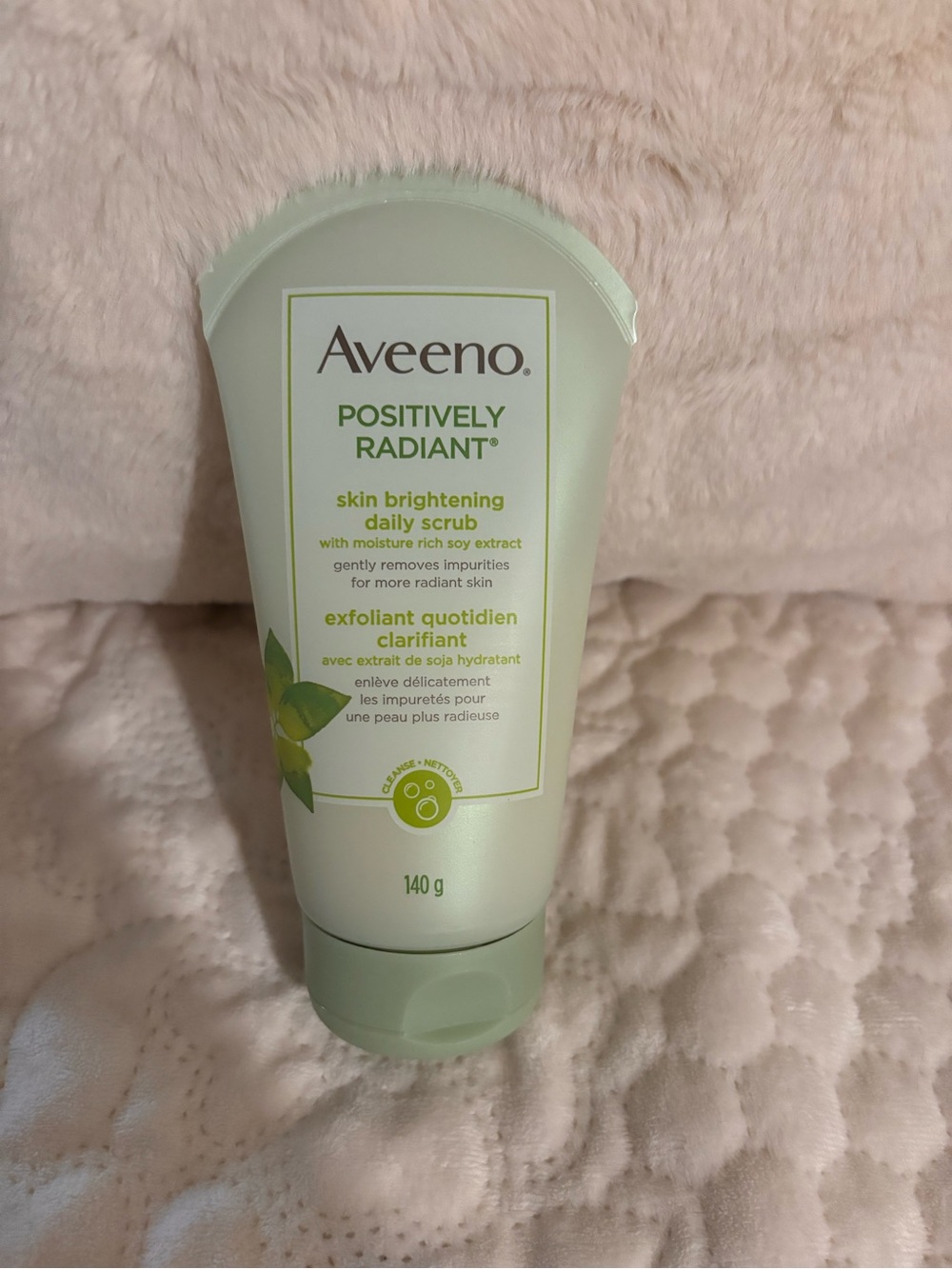 Aveeno Positively Radiant Skin Brightening Daily Scrub